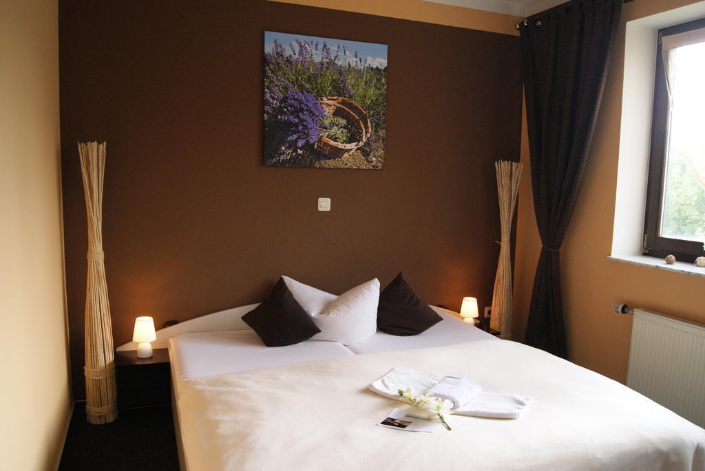 Landhotel Berggaststaette Bickenriede Anrode Room photo